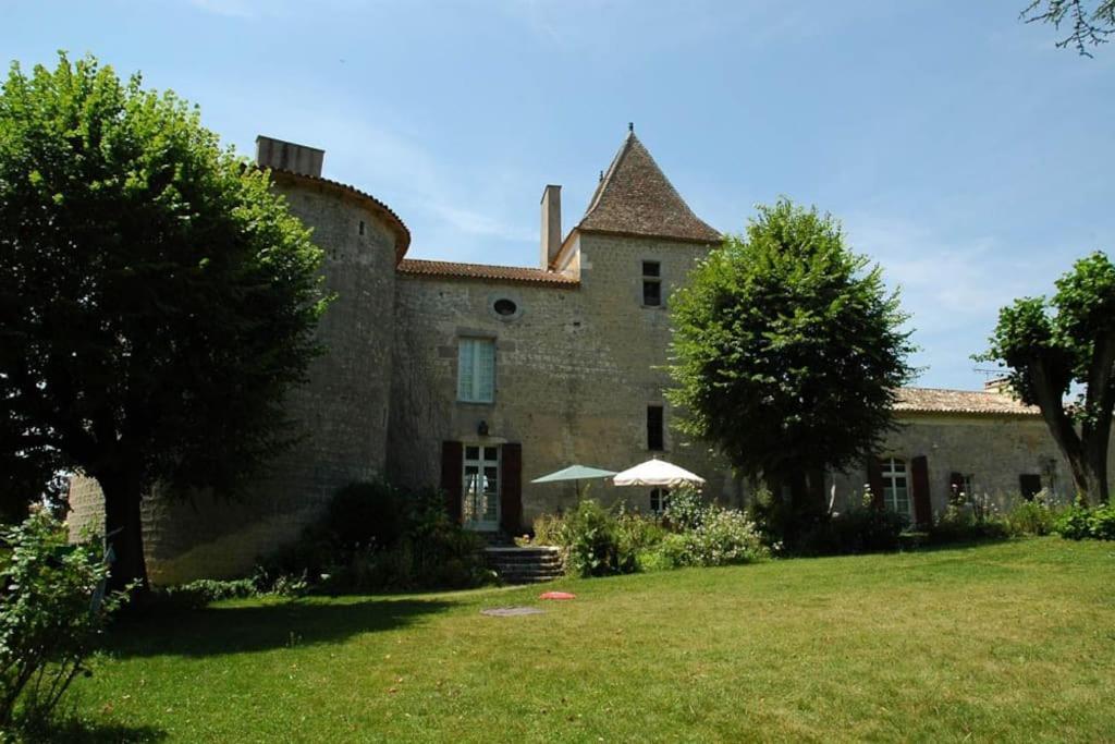 Chateau Barayre - Beautiful 12Th Century Castle With Pool And Large Garden Laussou Экстерьер фото